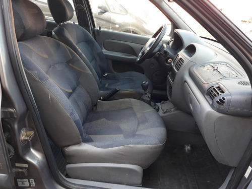 Imagem 5 de 12 de Renault Clio 2001 - Rn 1.0 Hatch - Ar Cond. - Vid Elet. 4 Pt