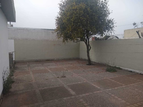 Casa En Venta De 3 Dormitorios En Parque Horizonte.