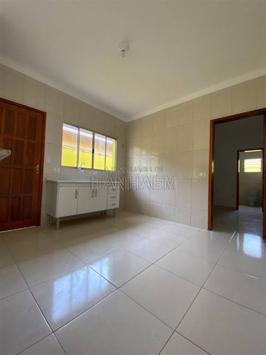 Imagem 11 de 30 de Casa Com Piscina - Ivo51