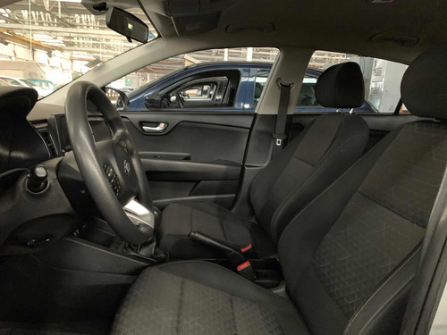 Imagen 10 de 14 de Kia Rio 1.6 Lx Sedan Mt 2018