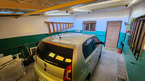 Casa Multifamiliar - 2 Unidades Funcionales - Subdivididas