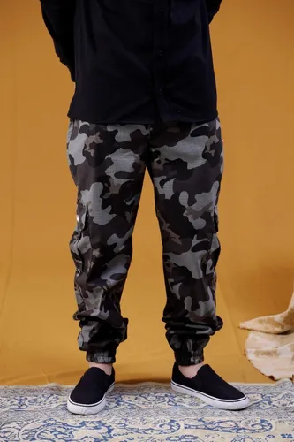 Calça cargo camuflada laranja 2025