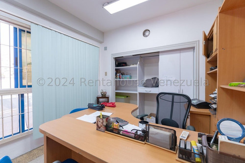 Se Vende Espectacular Local-edificio En Los Chaguaramos Mls 25-5059