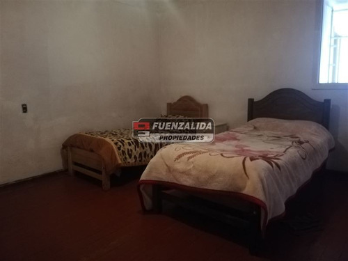 Casa En Venta De 6 Dormitorios En Independencia