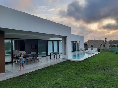 Imagen 4 de 30 de Alquiler Casa Rumenco Joven 4 Dormitorios Con Piscina Climatizada