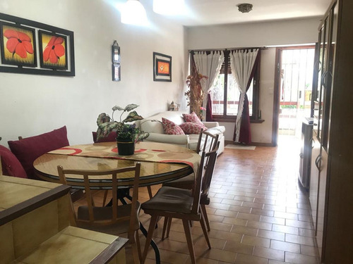 Venta Amplio Triplex A 3 Cuadras Del Mar