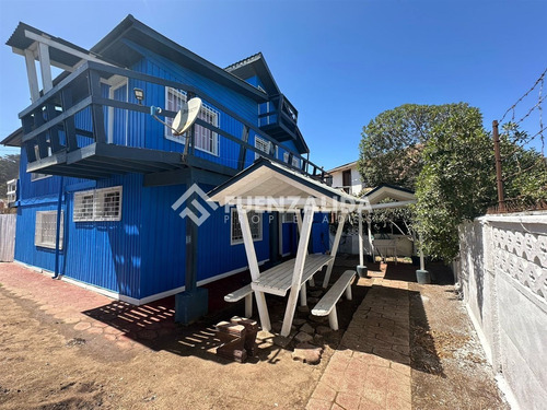 Casa En Venta De 4 Dorm. Rol Propio A 2 Cuadras De La Playa