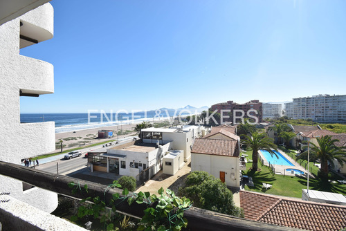Venta De Departamento En La Avenida Del Mar