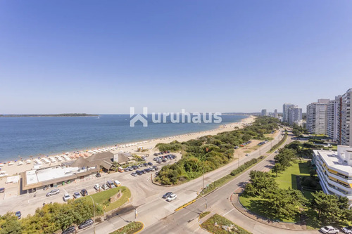 Venta Apartamento Tres Dormitorios Playa Mansa Primera Linea Edificio Coral Tower