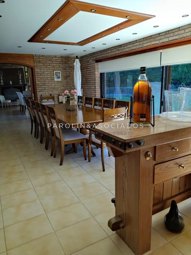 Hermosa Casa En Venta De 5 Dormitorios En Mansa, Punta Del Este.
