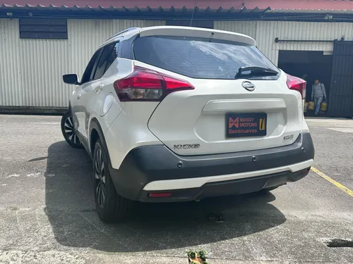 Nissan Kicks ADVANCE MT R17