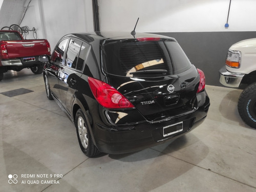 Nissan Tiida 1.8 Tekna 5 P 2011