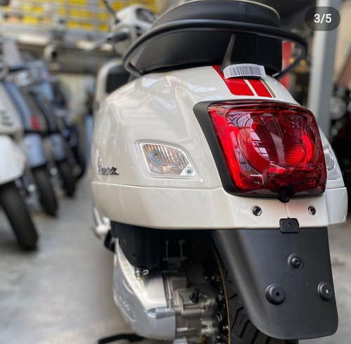 Imagen 3 de 7 de Vespa Gts 300 Racing Sixties Hpe Super