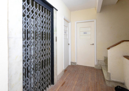 Venta Apartamento De Un (1) Dormorio Con Renta. Ciudad Vieja. Renta Anual 7%