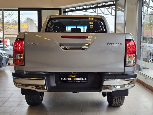 Toyota Hilux Pick-up 2.8 Cd Sr 204cv 4x4 At