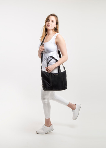 Bolsa Negra De Nylon Impermeable Satchel Y Crossbody