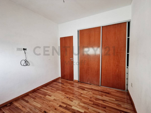 Imagen 7 de 18 de Departamento 2 Dormitorios En Venta La Plata