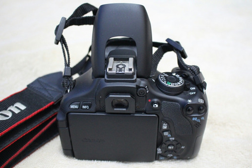 Camera Canon T3i Com Lente Ef-s 18-55mm