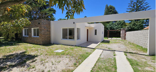 Venta Casa En El Pinar De Tres Dormitorios