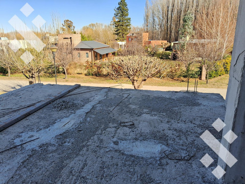 En Venta, Casa De 4 Dormitorios En Obra Santa Rita, Plottier