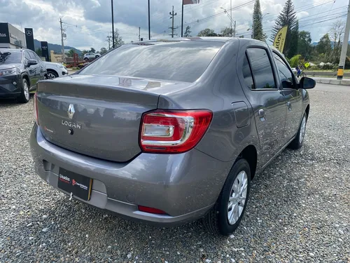 Renault Logan LIFE + MT 1.6 4X2