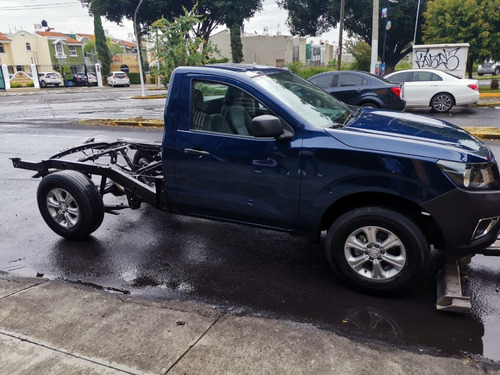 Imagen 7 de 15 de Np 300 Modelo 2019