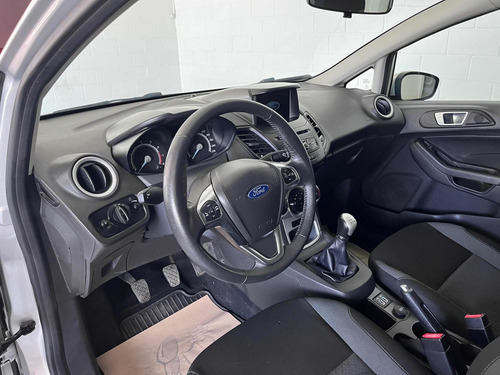 Imagen 14 de 25 de Ford Fiesta Kinetic Design 2018 1.6 Se