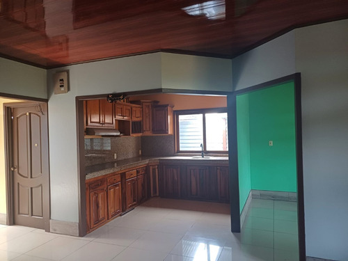 Casa Cochera 2 Vehiculos 3 Dormitorios 2 Baños - Disponible A Partir De 01/05/2025