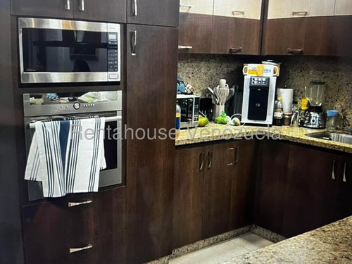 Cs Se Vende Townhouse Dúplex En Puerto Encantado/ Higuerote/ 25-22795