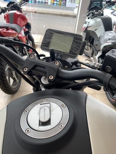 Imagen 10 de 15 de Benelli Leoncino 250