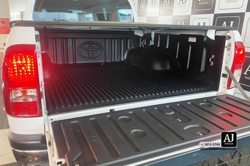 Toyota Hilux 2.8 D-4D TURBO DIESEL CD SR 4X4 AUTOMÁTICO
