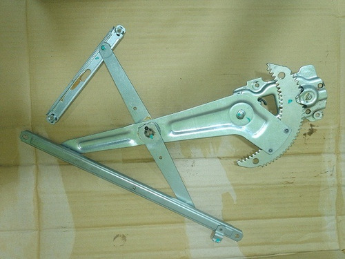 Sistema De Subir Y Bajar Vidrio Dyna 2005-2006 Izquierdo