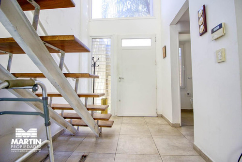 Excelente Y Moderna Casa Minimalista 5 Ambientes Con Pileta - Martínez, 3 Cuadras De Santa Fe