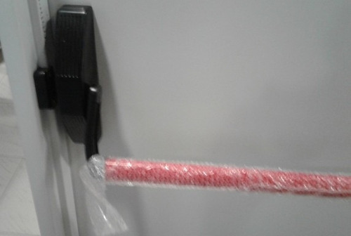 Imagen 4 de 6 de Antipanico Barra Con Manija Exterior Con Llave