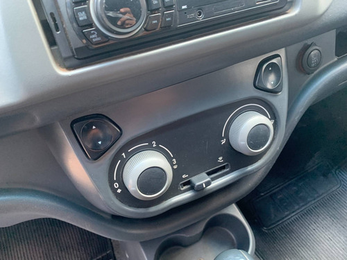 Imagem 7 de 10 de Fiat Fiorino 1.4 Mpi Furgão 8v Flex 2p Manual