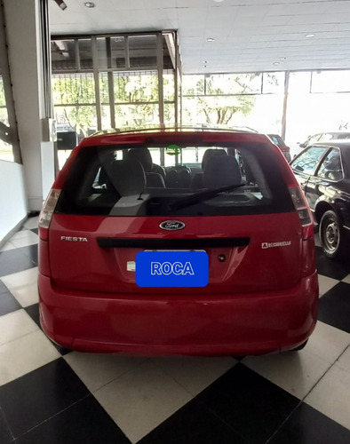 Imagen 4 de 9 de Ford Fiesta Ambiente Plus 5p
