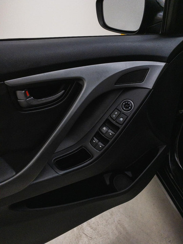Imagem 12 de 14 de Hyundai Elantra Gls 2.0 16v Flex Aut.