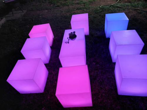 Imagen 4 de 5 de Livings Luminosos Led Puffs Eventos Estamos En Pilar