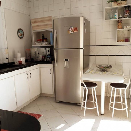 Imagem 8 de 15 de Excelente Casa Em Barreiros 3 Dormitórios. - 3817
