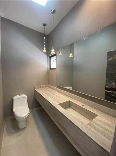 Imagen 3 de 12 de Casa En Venta En Fraccionamiento Lomas Del Vergel, Zona Carretera Nacional (vav)