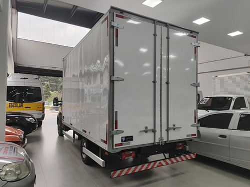 Iveco Daily Com Baú 2025