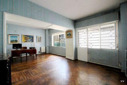 Venta De Apartamento De 2 /3 Dormitorios, Centro