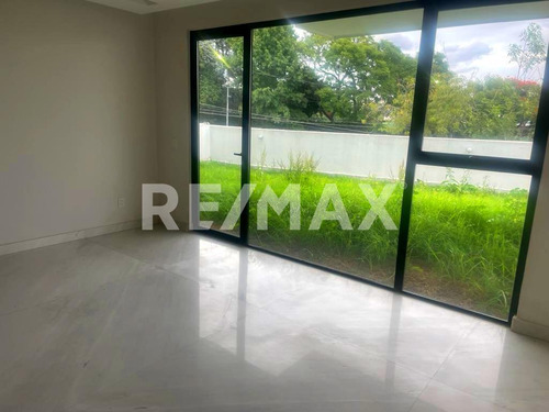 Estrena Casa En Conjunto De 4 Casas En Lomas De Tecamachalco