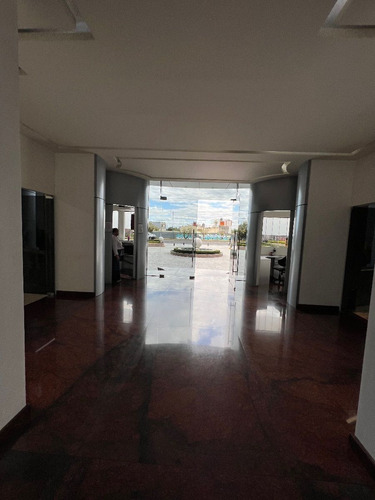 Rento O Vendo Edificio De Oficinas Corporativas, Todo O En Partes