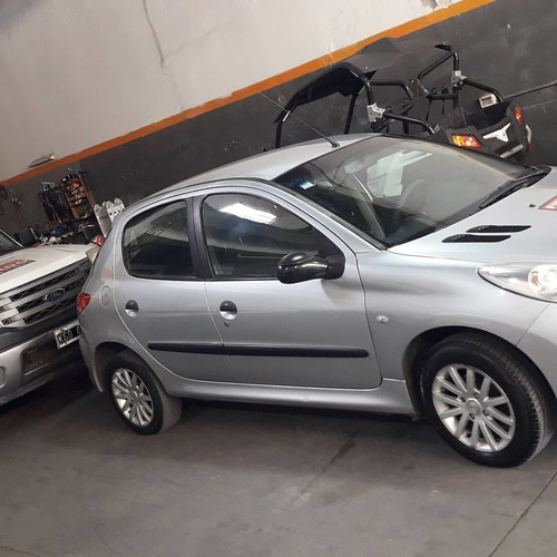 Peugeot 207 1.4 Xr 2010