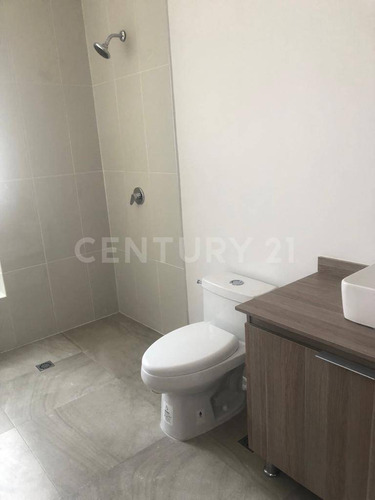 Departamentos En Venta De En Torre Nidum! A 1km De Ccu Y 3km D Angelopolis!