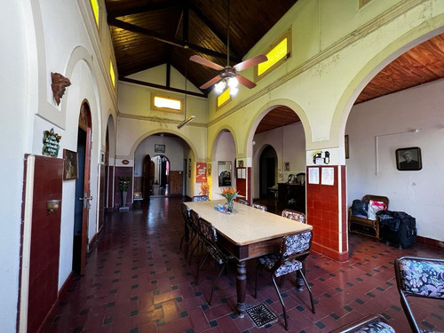 Local Comercial En Alquiler / Casona / Oficina