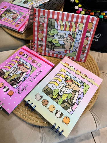 Livro De Colorir Bobbie Goods Personalizado Capa Dura 50 Pág A Escolha