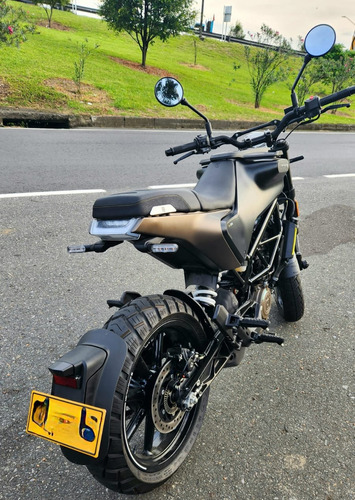 Hermosa Moto Husqvarna Svartpilen Mod 2023 Venta En Combo!