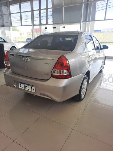 Imagen 10 de 16 de Toyota Etios Xls 1.5 4p 2017 // 4632025